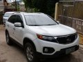 Selling White Kia Sorento 2010 -5