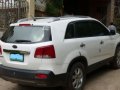 Selling White Kia Sorento 2010 -4