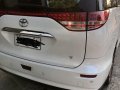 Selling White Toyota Previa 2007-8