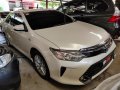 Pearl White Toyota Camry 2018 for sale in Quezon-1