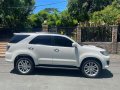 Selling Pearl White Toyota Fortuner 2014 in Makati-6
