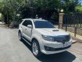 Selling Pearl White Toyota Fortuner 2014 in Makati-7