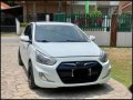 White Hyundai Accent 2017 -2