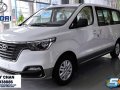 Be the first owner of this 2020 Hyundai Grand Starex (Facelifted) 2.5 CRDi GLS AT (with Swivel) !!!-1