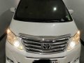 Pearl White Toyota Alphard 2015-0