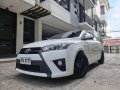 White Toyota Yaris 2015 -1