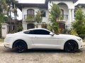 White Ford Mustang 2017-9