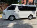 Selling White Toyota Hiace Super Grandia 2013-4