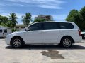 Hot deal alert! 2nd hand 2011 Kia Carnival EX LWB Automatic Diesel for sale!-1