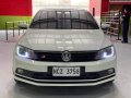 Selling Volkswagen Jetta 2017 -9