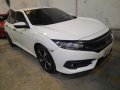 Selling White Honda Civic 2018 -6