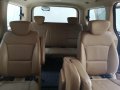 Sell 2012 Hyundai Starex -1