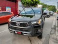 Selling Toyota Hilux 2021-4