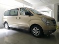 Sell 2012 Hyundai Starex -1