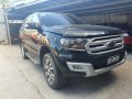 Selling Black Ford Everest 2018 in Makati-5