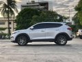 Selling Silver Hyundai Tucson 2016-1