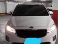 Selling Kia Carnival 2017 -3