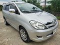 Selling Toyota Innova 2005-8