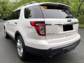 White Ford Explorer 2013 -8