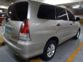 Silver Toyota Innova 2009 -4