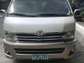 Selling White Toyota Hiace Super Grandia 2013 -7