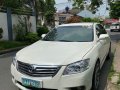 Selling White Toyota Camry 2010-7