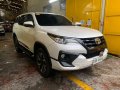 Selling Pearl White Toyota Fortuner 2018 in San Juan-6