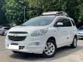 Selling White Chevrolet Spin 2015 in Makati-7