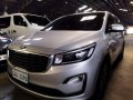 White Kia Grand Carnival 2020 for sale in Automatic-7