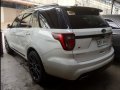 Selling White Ford Explorer 2016 in Cainta-4