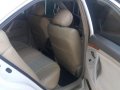 White Toyota Camry 2006 for sale in Quezon City-4