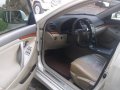 White Toyota Camry 2006 for sale in Quezon City-7