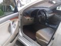 White Toyota Camry 2006 for sale in Quezon City-2