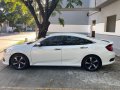 Selling White Honda Civic 2021 in Parañaque-1