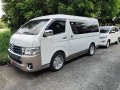 Selling Pearl White Toyota Grandia 2017 in Quezon-1