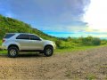 Selling Pearl White Toyota Fortuner 2005 in Samal-4