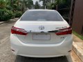 Selling Pearl White Toyota Altis 2017 in Marikina-1
