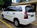 Selling Pearl White Toyota Innova 2013 in Mandaluyong-7
