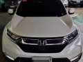 Selling White Honda CR-V 2018 in Quezon-7