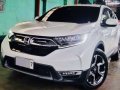 Selling White Honda CR-V 2018 in Quezon-8