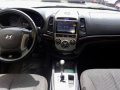 Selling Brightsilver Hyundai Santa Fe 2011 in Pasig-4
