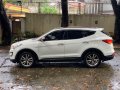 Selling White Hyundai Santa Fe 2013 in Quezon-5