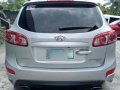 Selling Brightsilver Hyundai Santa Fe 2011 in Pasig-4