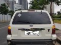 Selling White Ford Escape 2007 in Mandaluyong-7