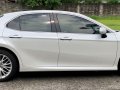 Selling Pearl White Toyota Camry 2019 in Parañaque-5