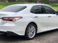 Selling Pearl White Toyota Camry 2019 in Parañaque-4