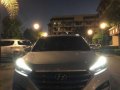 Selling Pearl White Hyundai Tucson 2016 in Caloocan-2