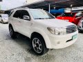 Need to sell White 2010 Toyota Fortuner G AUTOMATIC TURBO DIESEL 75,000 KMS ONLY 20" MAGS!-0