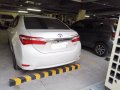 Selling Pearl White Toyota Corolla Altis 2015 in Makati-6