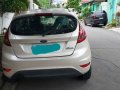 Selling Pearl White Ford Fiesta 2012 in Parañaque-3